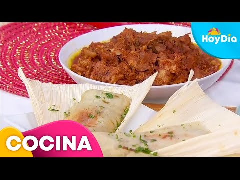 Deliciosos tamales mexicanos de cerdo con salsa roja | Hoy Día | Telemundo