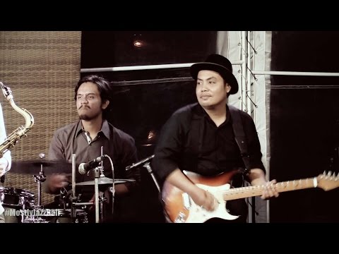 Indra Lesmana & Friends ft. Sandhy Sondoro - Superstar @ Mostly Jazz in Bali 11/09/2016 [HD]