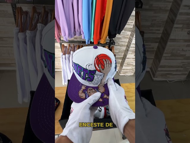 Vídeo relacionado con Gorra Hombre y Mujer, Gorra de Béisbol Looney Tunes, Ajustable mediante el Snapback, beige y blanco, Talla única