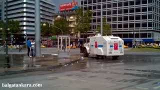 preview picture of video 'Ankara Kızılay Meydanında Büyük Olay - TOMA Müdahaleleri'
