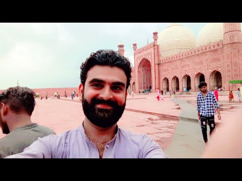 Badshahi masque in Vilogging zain moon and friendss #hussainwaly #rajabfamily #pakistan