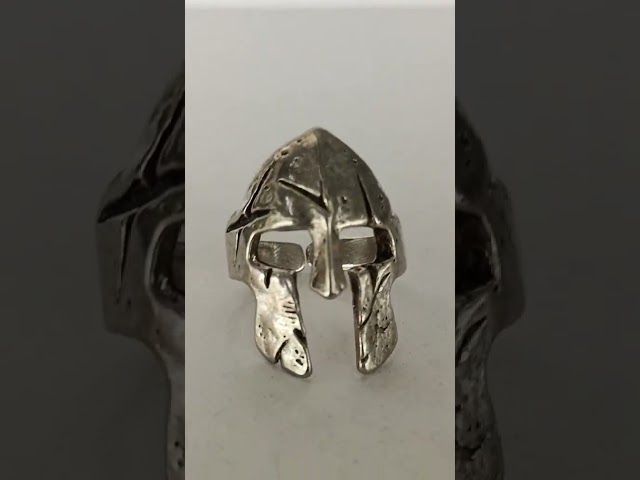 Vídeo relacionado con Flongo - Anillo clásico para hombre, anillos para casco con máscara espartana, máscara para el rostro con casco de gladiador romano MF Doom anillo vikingo, Acero