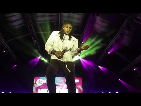 Abuchamo Munhoto & Twenty Fingers