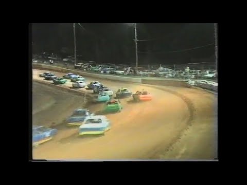 1996/97 Queensland Street Sedan Title: Gympie Speedway | 26th January 1997