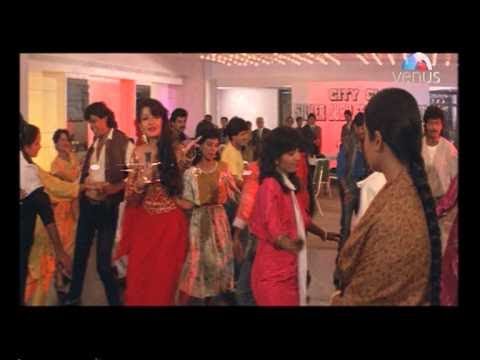 Poster jeene ke bahaane lakhon hain