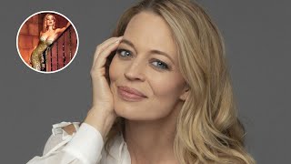 15 Sexy Photos of Jeri Ryan