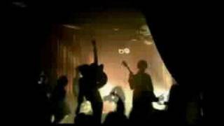 Download lagu Avril Lavigne - I Don't Give mp3