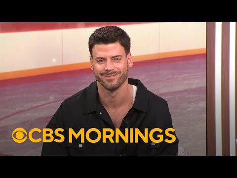 François Arnaud on how "Heated Rivalry" inspires real life