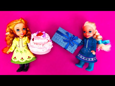 Elsa and Anna toddlers celebrate Elsa's birthday