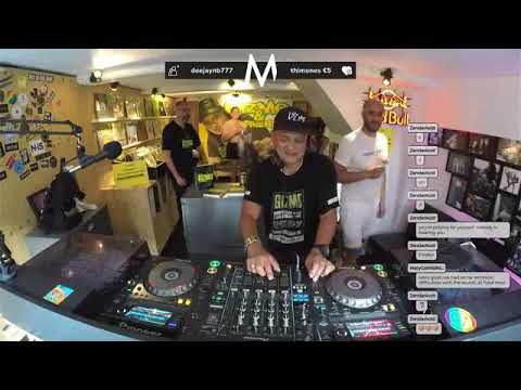 DJ Gizmo live in the Mix 💯 Hardcore enjoying