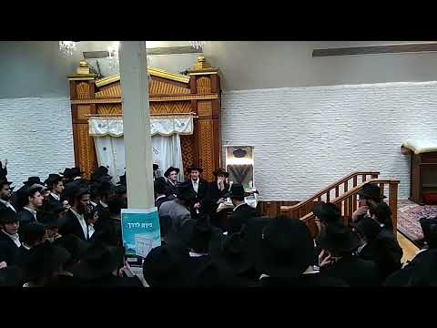 חלוקת דולרים להוספה בצדקה • ח' תשרי תשע"ט