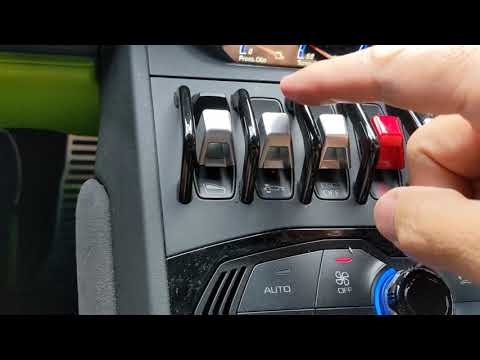 How to start and move a Lamborghini Huracan. start stop reverse drive and park tutorial.