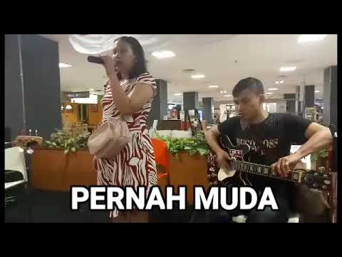 GITARIS ANEH !! WAHID KDI & ISTRI feat BANNIE HANCUR BAND