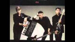 TAXI GIRL - Devant le Miroir