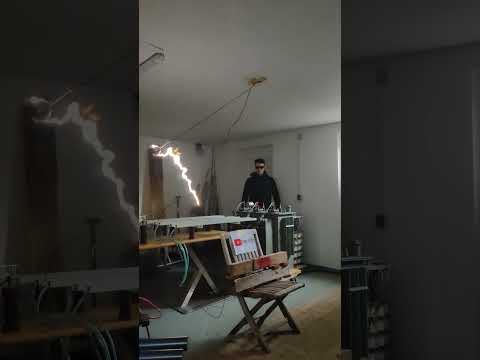 High Voltage triple Pendulum Electrical Arc 28KV 700mA #shorts #highvoltage #shortcircuit #pendulum