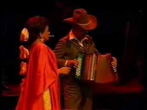 Maria de Lourdes y Amador Lozano "Amores Fingidos"