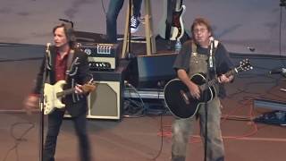 Nitty Gritty Dirt Band - &quot;Fishin&#39; In The Dark&quot; - 07/24/2017