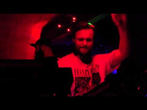 TENSNAKE PLAYING COMA CAT @ SPICE CELLAR SYDNEY 10/06/2013