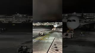 🇺🇸Los Angeles空港✈️ 11:00. Singapore Airlines. Airbus. A350