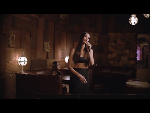 Niia | I found the restaurant | Official Video