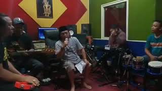 Download lagu Tamba Teka Lara Lunga - Didi Kempot mp3
