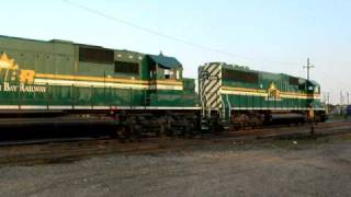 preview picture of video 'HBR SD50's switching at the crossing 2'