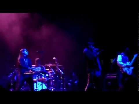 Paris, 02/29 - Natalia Kills ft. Far East Movement - Lights Out (Cherrytree Pop Alternative Tour)