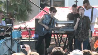 Tegan and Sara &quot;I&#39;m Not Your Hero&quot; live at Waterloo Records SXSW 2013