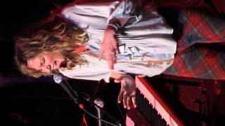 Jennifer Nettles Singing Jealousy-Girls With Guitars