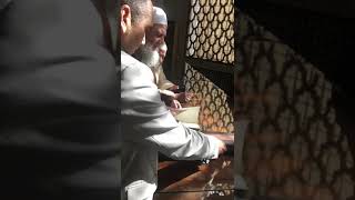 صورة زيارة الشيخ مشهور بن حسن آل سلمان خزانة القرويين التابعة لجامع القرويين في فاس "خدمة الدرر الحسان" ٣