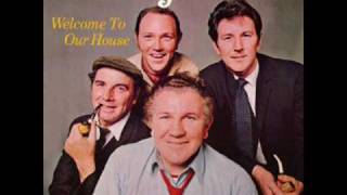 The Clancy Brothers &amp; Tommy Makem - Limerick Rake