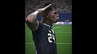 Lionel Messi, aos 39 anos, carregando a Argentina nos momentos mais difíceis da Copa do Mundo.