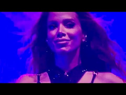 Anitta performance PILANTRA - feat Jão no Réveillon Vista Rio de Janeiro