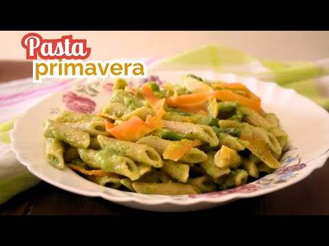 PASTA PRIMAVERA - pasta alle verdure cremosa con zucchine, carote e asparagi