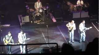 CHRIS ISAAK - Pretty Girls Don&#39;t Cry - PARIS GRAND REX - 12.10.2012