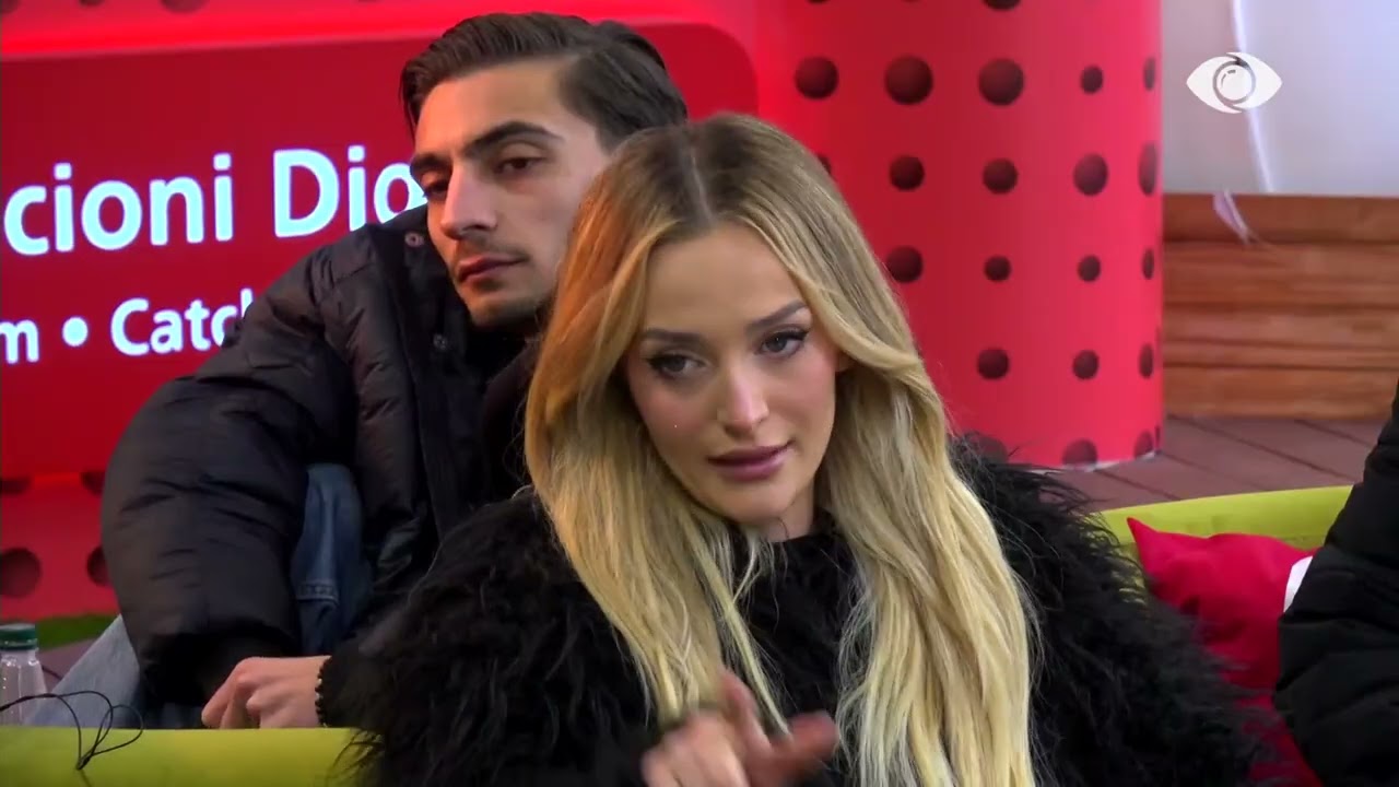 “Ti je e para që gjykon”/ Vijon debati Selin-Lorna: Ofendoni maksimalisht dhe…