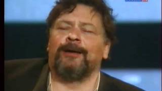 Дмитрий Назаров исполняет романс