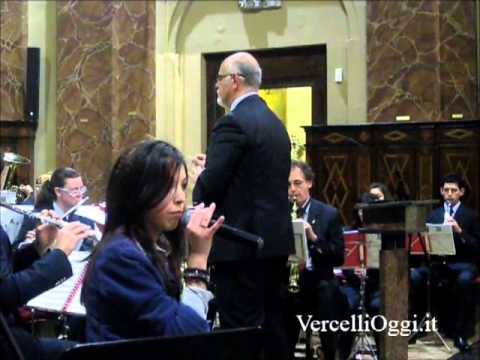 VERCELLI -Esibizione della banda "La Fisarmonica" e i ringraziamenti di Mons. Cristiano Bodo