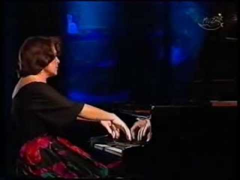 E.Leonskaja  plays Chopin Ballade No. 3