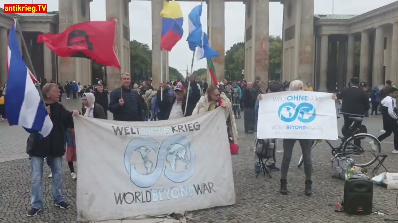 World Beyond War Chapter Berlin - Hands off Venezuela! - Gracias Maryena!