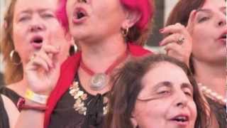 VA PENSIERO La Voce Della Luna Choir with Phil Carrol  and Kavisha Mazzella