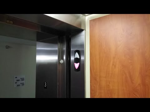 Schindler HT Hydraulic Elevator at Holiday Inn Express & Suites, Acme, MI