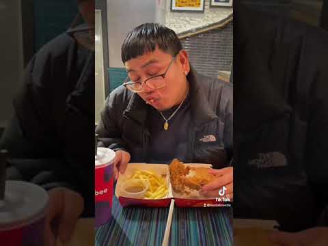 How To Salt Your Food With Swag! 😭😂 #shorts #youtubeshorts