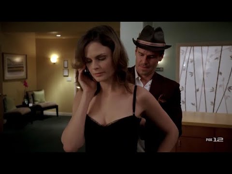 Bones 2x08 - Brennan wears a dress that Booth picked out for her
