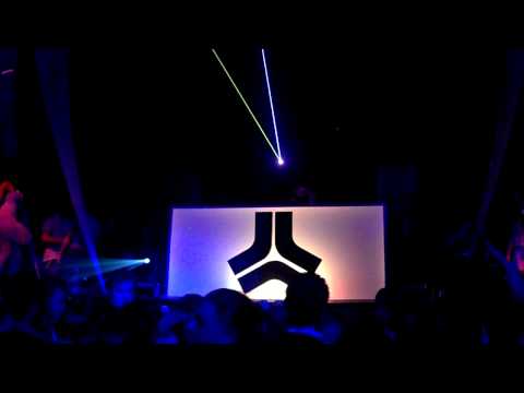 Steve Angello spinning Walking On Tivoli @ Avalon 01/30/10