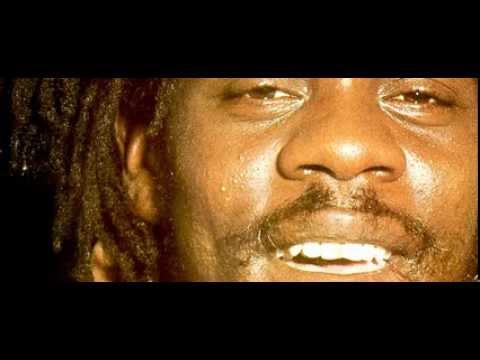 Dennis Brown - Queen Majesty