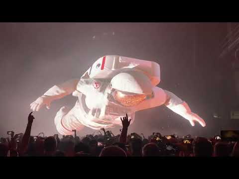 Eric Prydz vs. Chromeo & Madonna - Into The Night (Miami 2010 Mashup) (1 min clip)