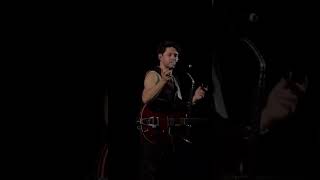 Niall talking about what “Mirrors” is about in Cardiff at The Show LOT!🏴󠁧󠁢󠁷󠁬󠁳󠁿🤍 #niallhoran