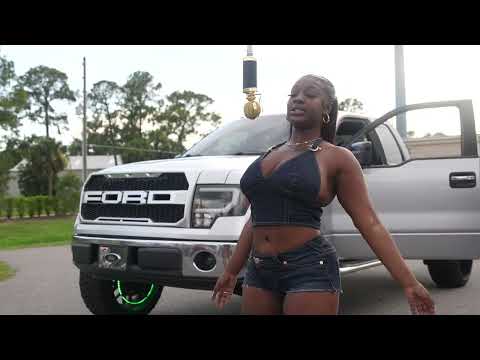 Big Larue- Walk Thru (Mic drop Performance)