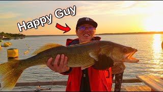 My Friend Caught a Giant Walleye! (Slip Bobber Leech)